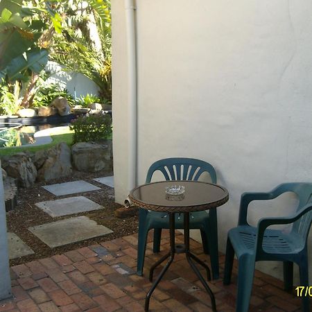 Be My Guest Lodge Bloubergstrand Rum bild