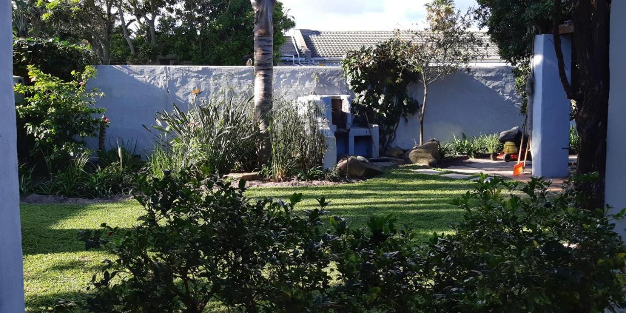 Be My Guest Lodge Bloubergstrand Exteriör bild