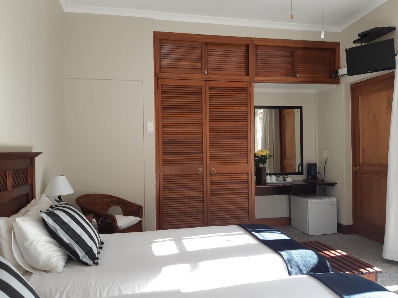 Be My Guest Lodge Bloubergstrand Exteriör bild