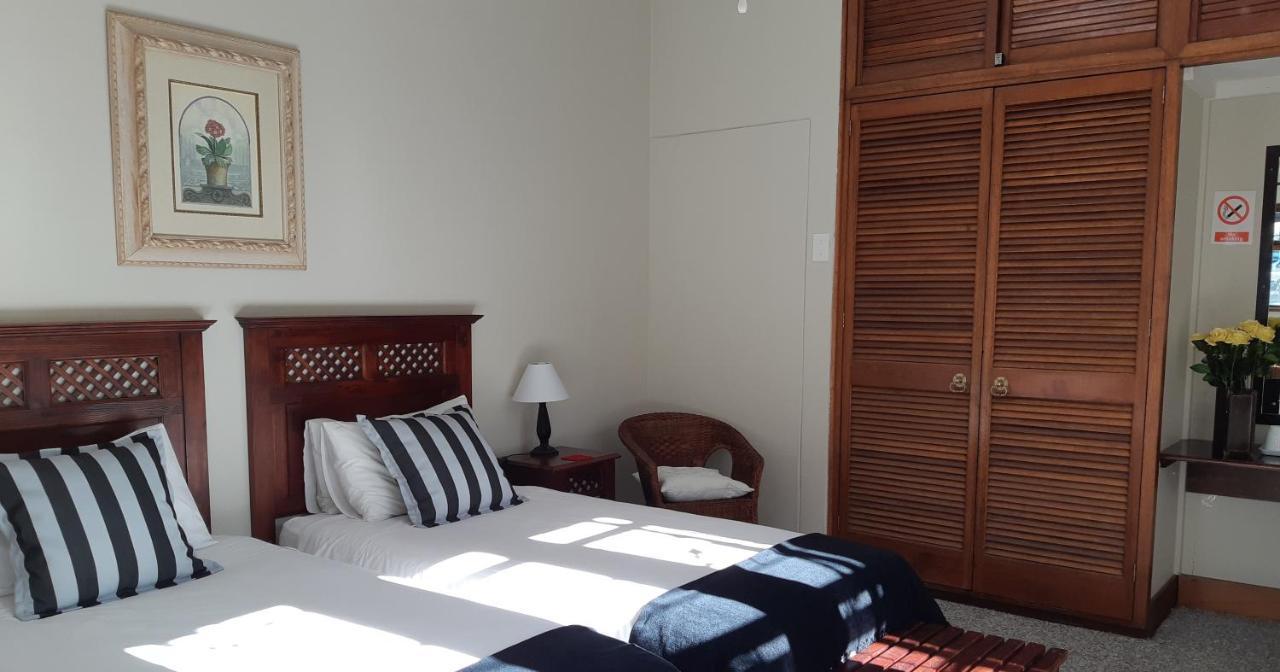 Be My Guest Lodge Bloubergstrand Exteriör bild
